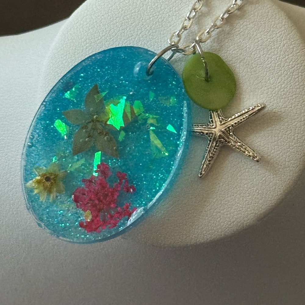 Glittery Ocean Magic Pendant Necklace with Starfish Charm